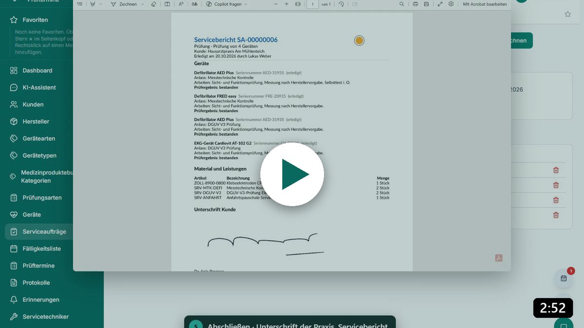 Servicebericht als PDF über dem Serviceauftrag, mit Geräten, Material und Unterschrift